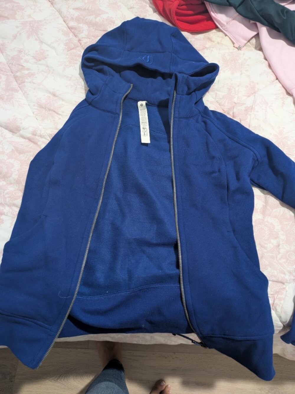 Lululemon - Picture 2 of 2